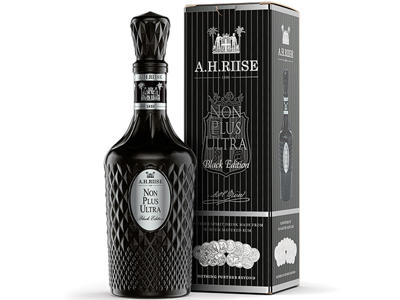 A.H. RIISE ROM OLD ST. CROIX NON PLUS ULTRA BLACK EDITION 70CL. 42% 
