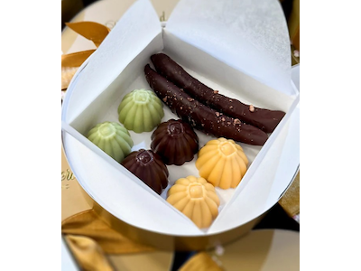 SUMMERBIRD CHRISTMAS SPECIALITIES 3 VARIANTER FYLDTE CHOKOLADER OG KANDISERET ORANGE 95GR.