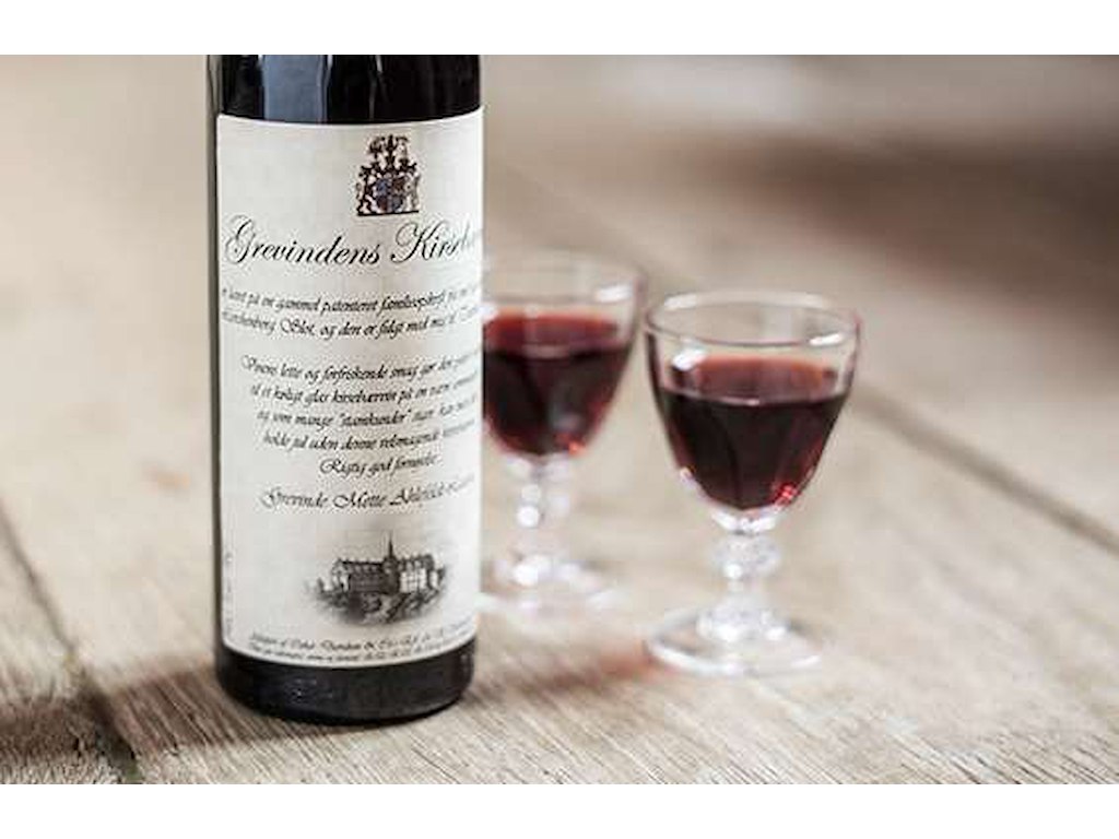 GREVINDENS KIRSEBÆRVIN 19% 25 CL FRA TRANEKÆR SLOT, LANGELAND 