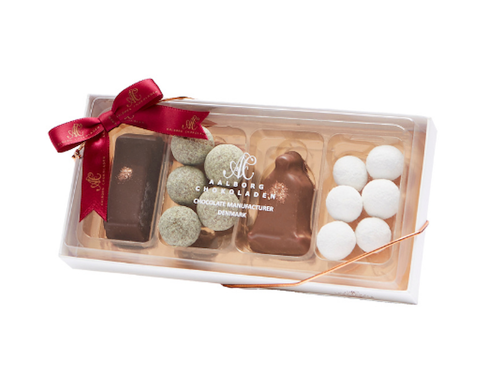 AALBORG CHOKOLADEN DET LILLE MIX JULEÆSKE PETIR FOUR ÆSKE M. 4 STK. MARCIPANFIGURER CA. 100GR.